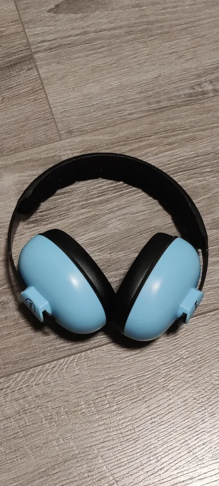 Blue and Black Hearing Protection Earmuffs thumbnail