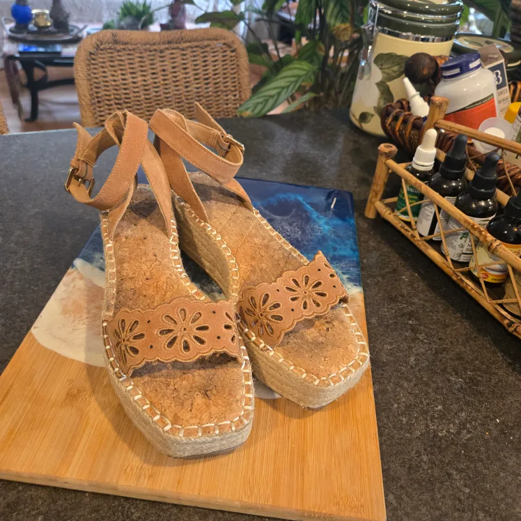 Brown Suede & Jute Wedge Platform Sandals size 8.5 image indicator(2)