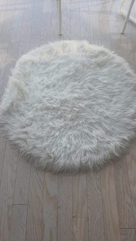 White Round Faux Fur Rug - photo 3