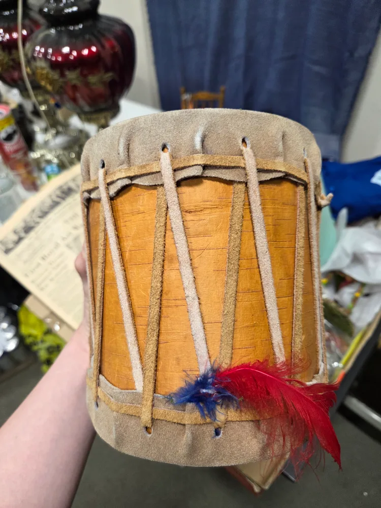 Handmade Drum with Feathers image indicator(4)