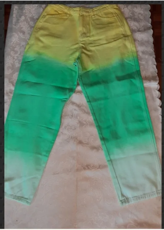 Ombre Capri Jeans thumbnail