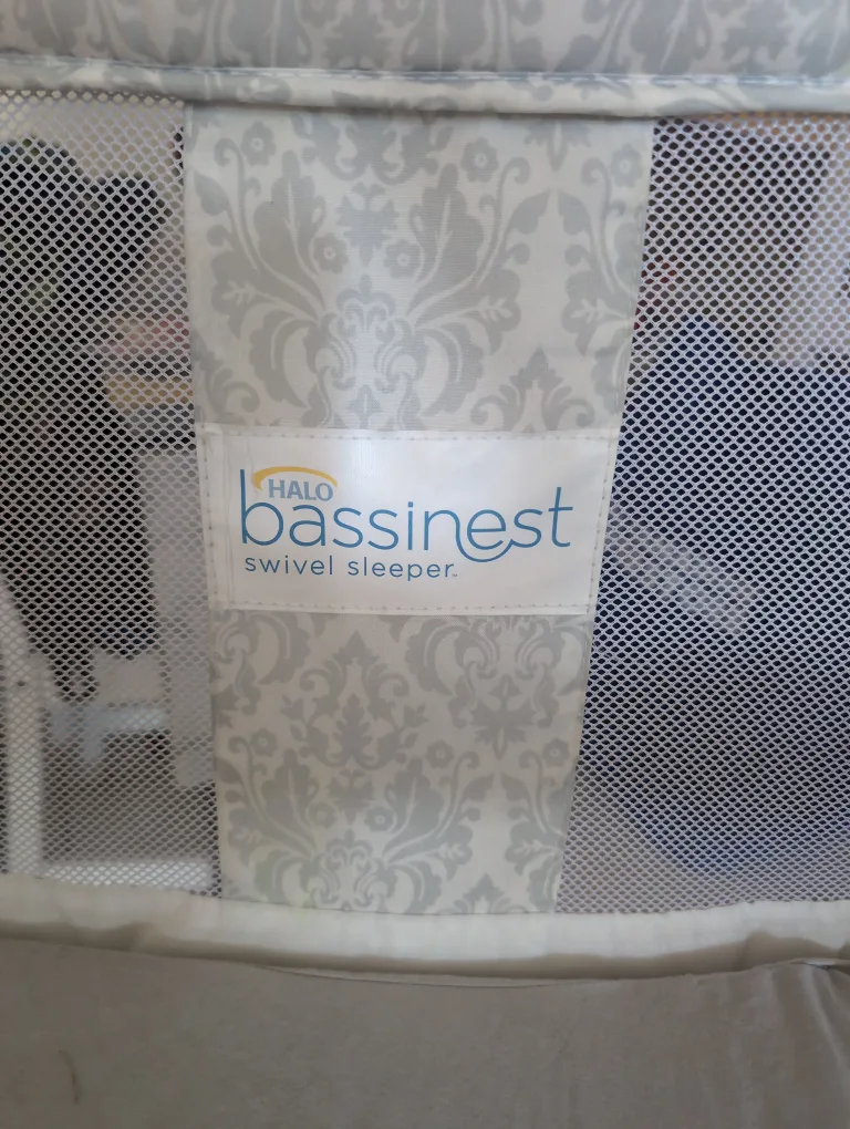 Halo Bassinest Swivel Sleeper thumbnail