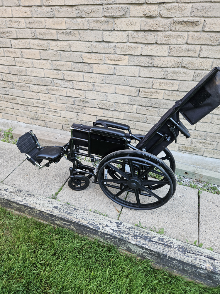 Medline Folding Cloth Wheelchair - photo 5