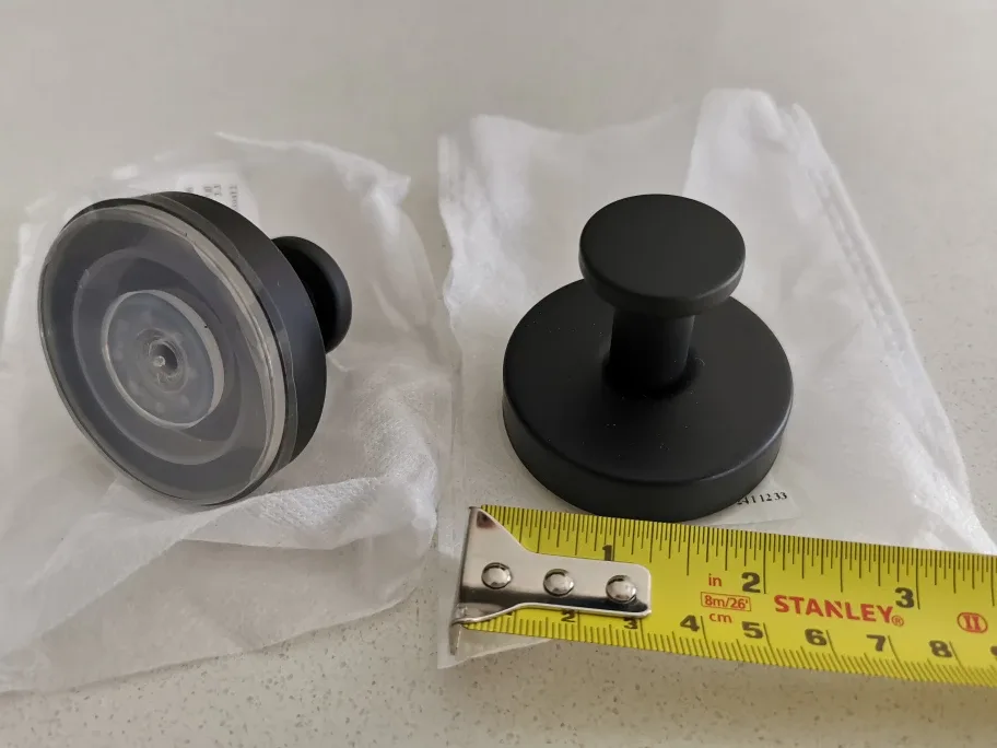 Set of 2 Stainless Steel Suction Cup Hooks - Black image indicator(2)