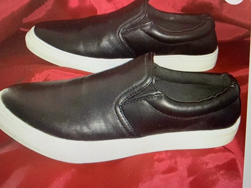 Soda Woman’s sneakers size 8. thumbnail