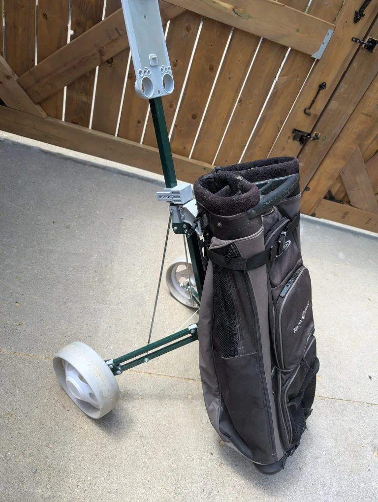 TaylorMade Vor-Tech Golf Bag with Cart image indicator(7)