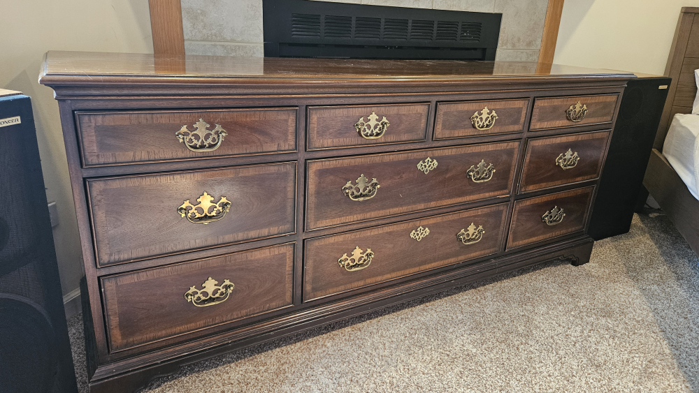 Classic Mahogany & Cedar Dresser by Drexel - photo 4