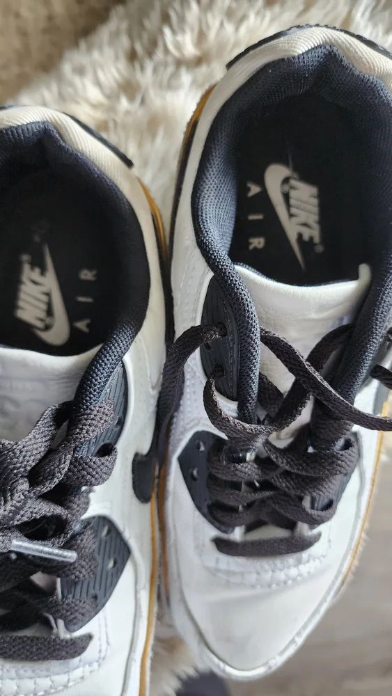 Nike Air Max 90 Sneakers image indicator(2)