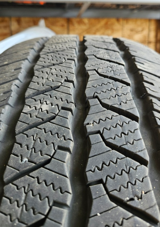 Continental VanContact Winter Tire LT245/75R16 - photo 3