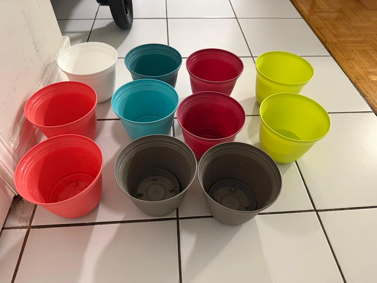 Planter Pots - Various Colors and Styles thumbnail