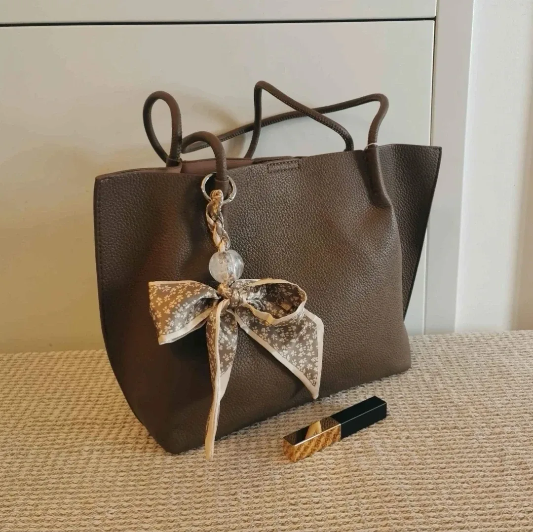 Two Brand New Bags Tote & Pouch image indicator(6)