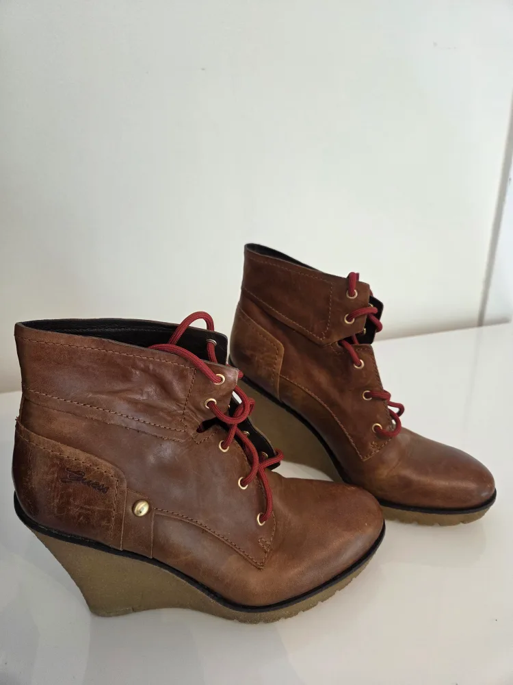 Guess genuine leather  heels image indicator(3)