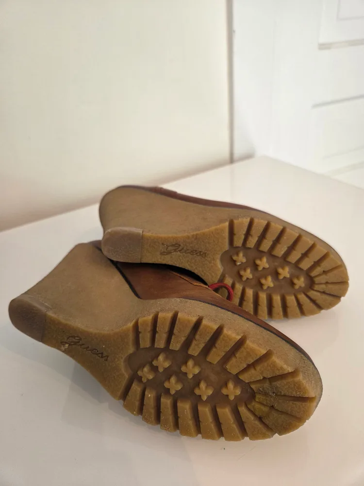 Guess genuine leather  heels image indicator(4)