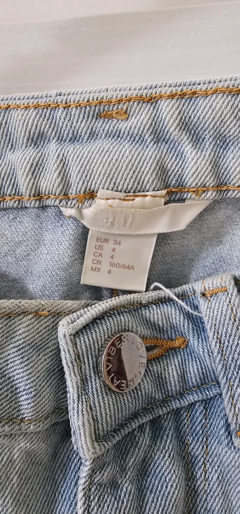 H&M Light Wash Denim Skirt image indicator(2)