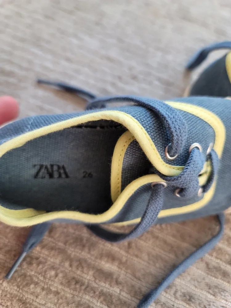 ZARA Kids Blue Sneakers - Size 26 (US 9) image indicator(2)