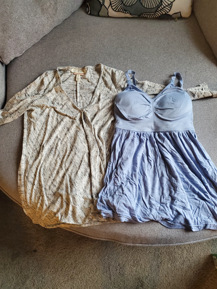 Assorted Maternity Clothes - photo 4
