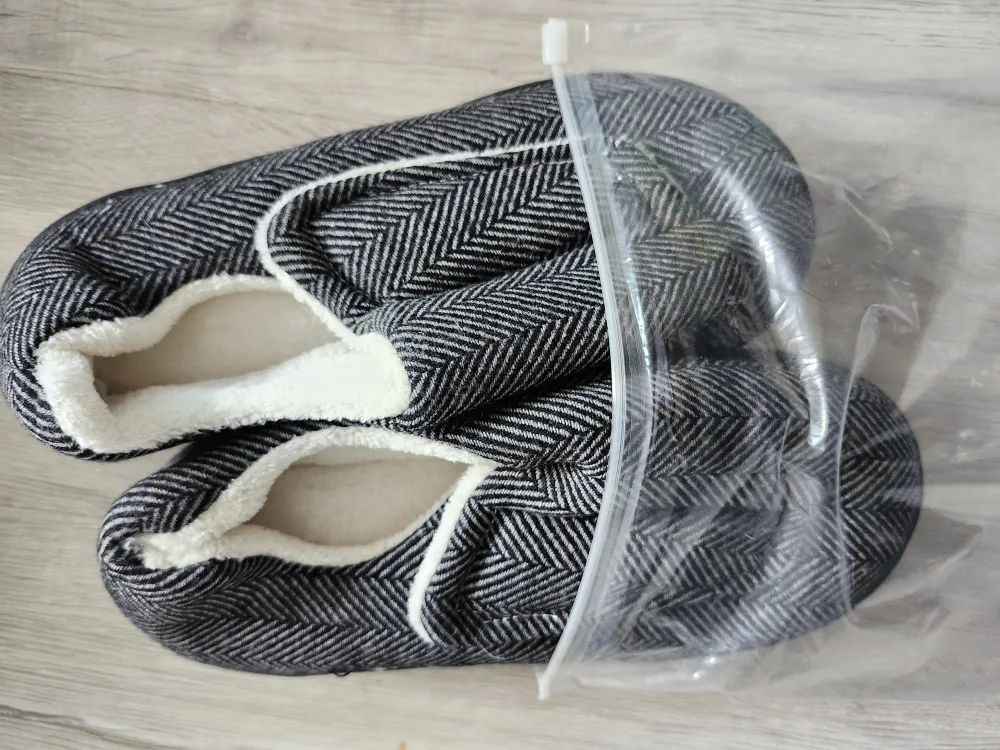 Herringbone Pattern Slippers - Size M thumbnail