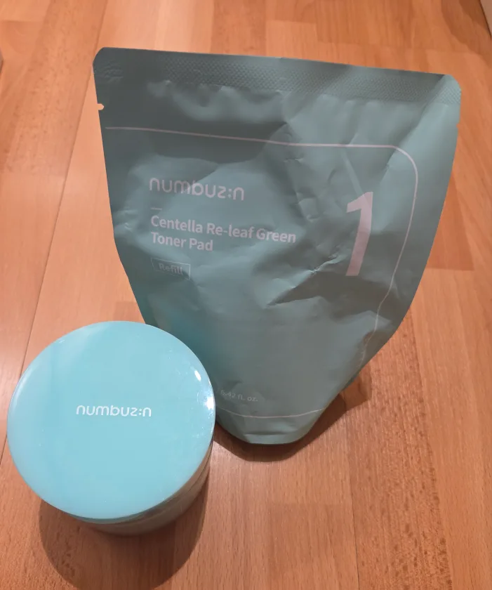 K-beauty // numbuz:n Centella Re-leaf Toner Pad 70 + 70 refills thumbnail