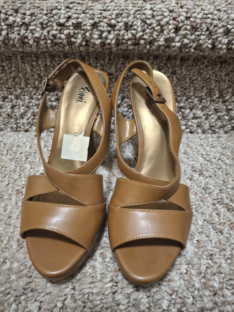 Fioni Tan Heels - Size 7.5 - photo 2