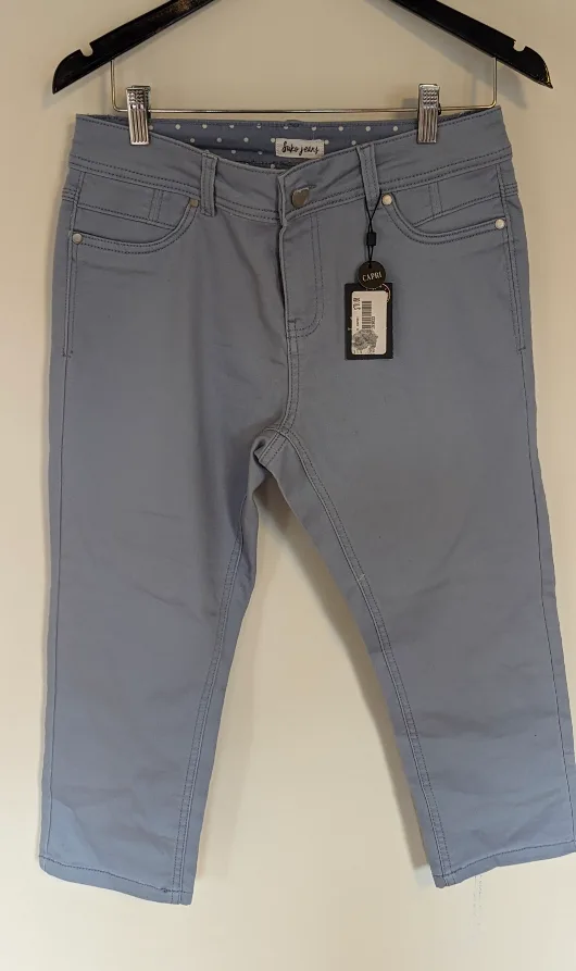 Brand New with Tags Suko Jeans Capri - Size 8 thumbnail