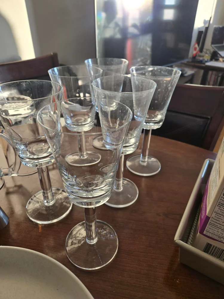 Crystal wine glasses thumbnail