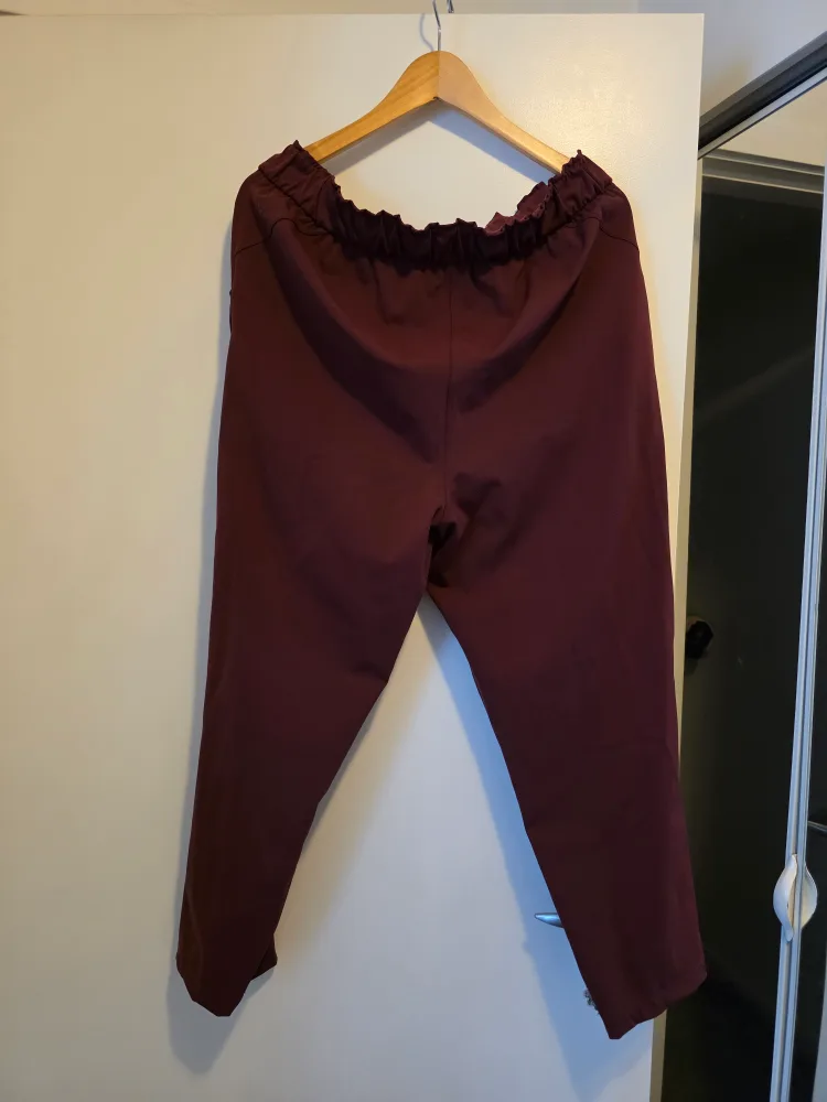 Lululemon Pants, Size 14, Maroon image indicator(4)
