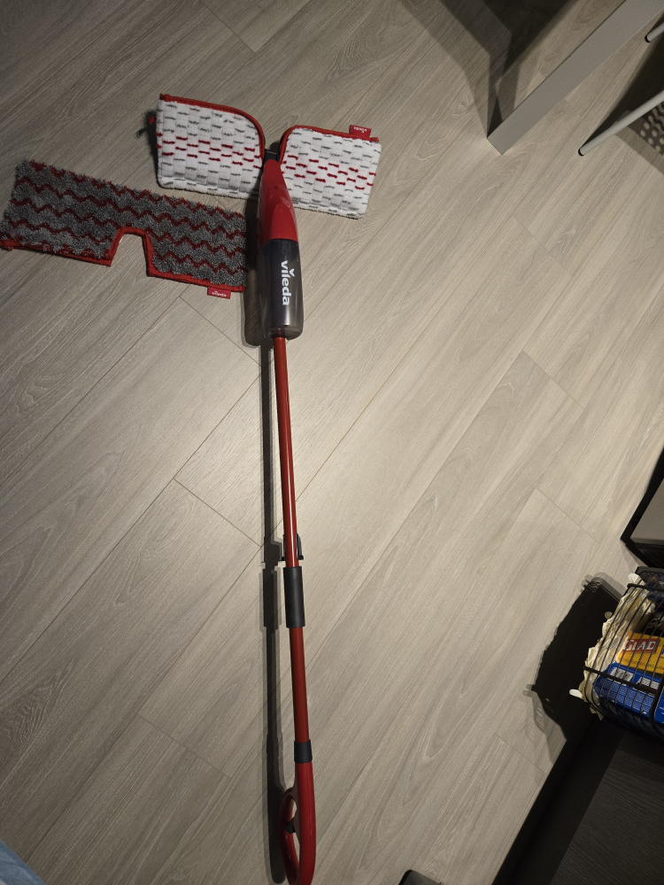 Vileda Spray Mop with Extra Pads