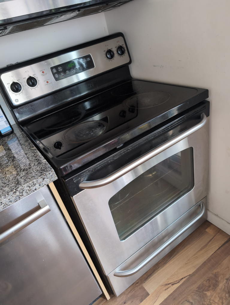 GE Electric Range