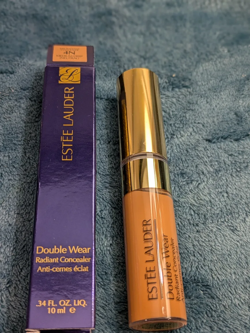 Estée Lauder Double Wear Radiant Concealer - 4N Medium Deep thumbnail