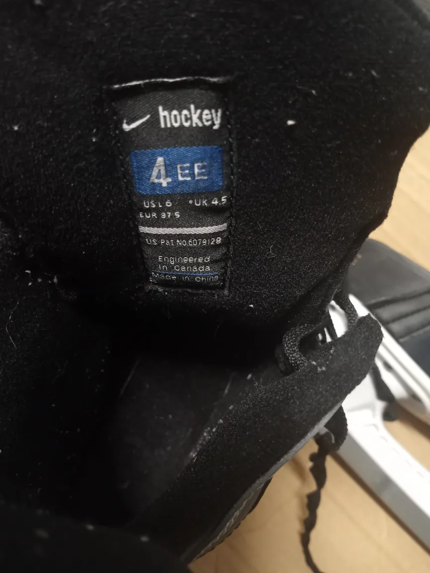 Nike Hockey Skates - Size 4 EE image indicator(3)