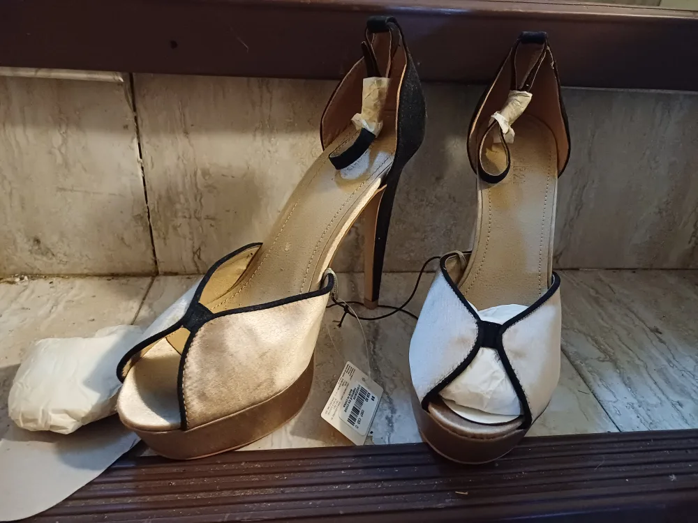 BNIB shoes: Elegant Beige Sandals/Heels image indicator(3)