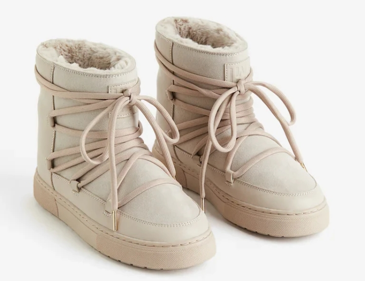 *Brand New* Women's Laced Padded Boots