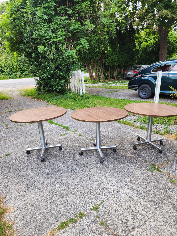 Round Tables with Rolling Base - Set of 3 - photo 2