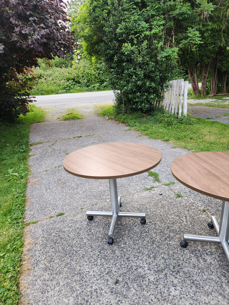 Round Tables with Rolling Base - Set of 3 - photo 4