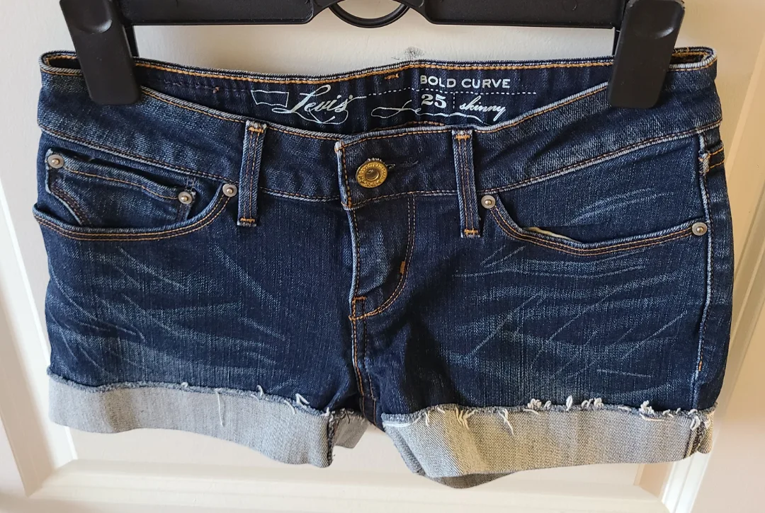 Levi's Bold Curve Denim Shorts thumbnail