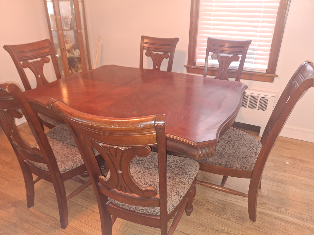Dining Table with 6 Chairs