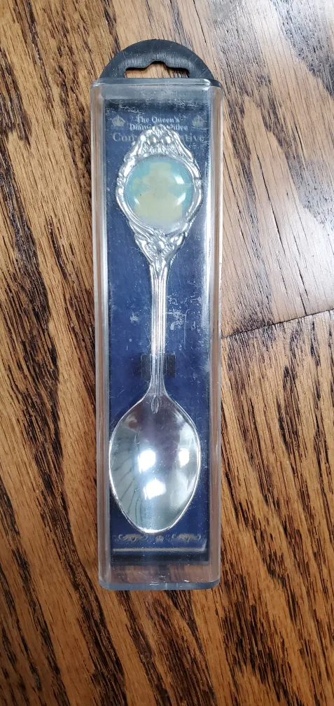 Queen's Diamond Jubilee Commemorative Teaspoon thumbnail