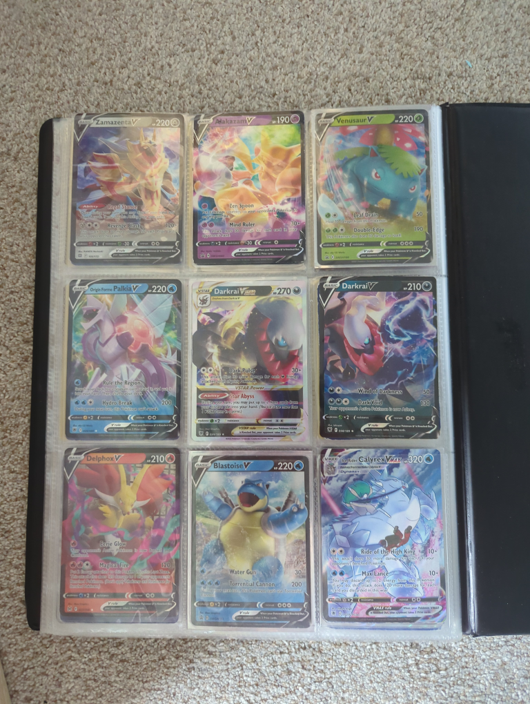 Pokémon Card Binder - photo 2