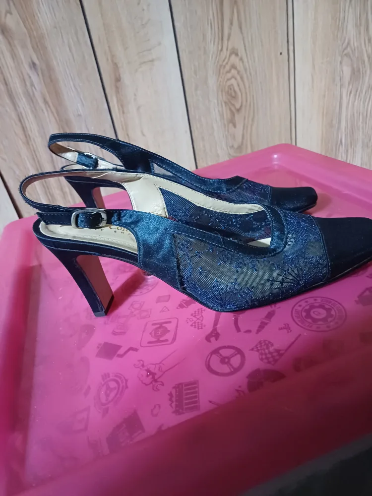 Vera Gomma Heels - Size 37 image indicator(2)