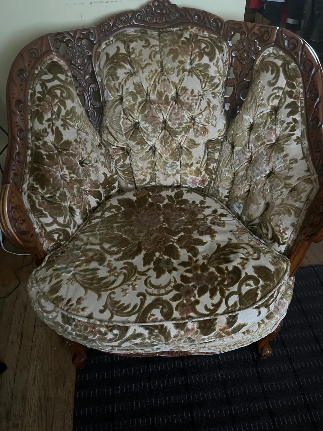 Vintage Floral Sofa Set thumbnail