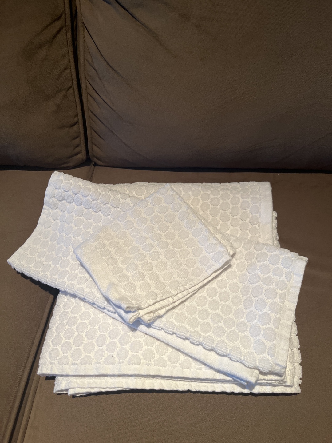 White Towel Set