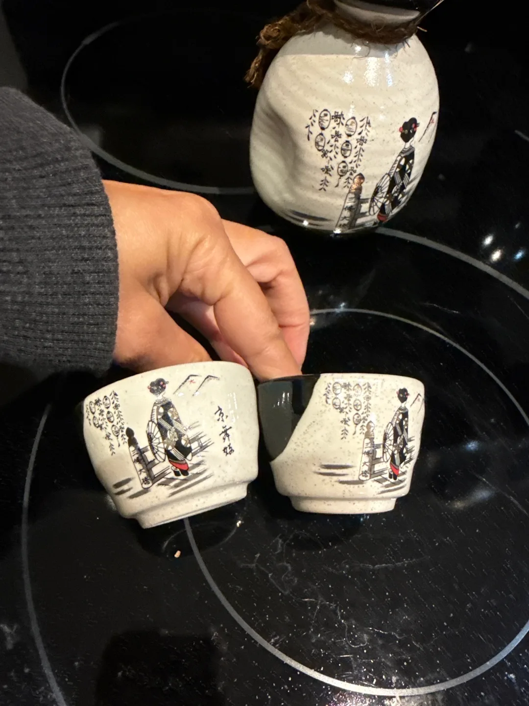 Authentic Japanese Sake Set image indicator(3)