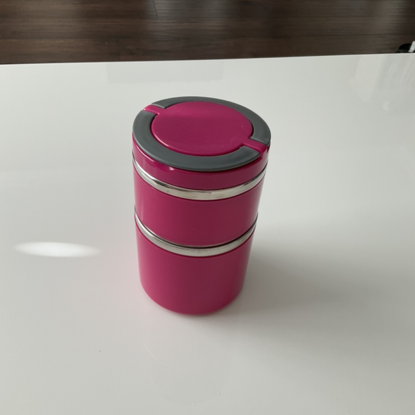 Pink insulated food containers