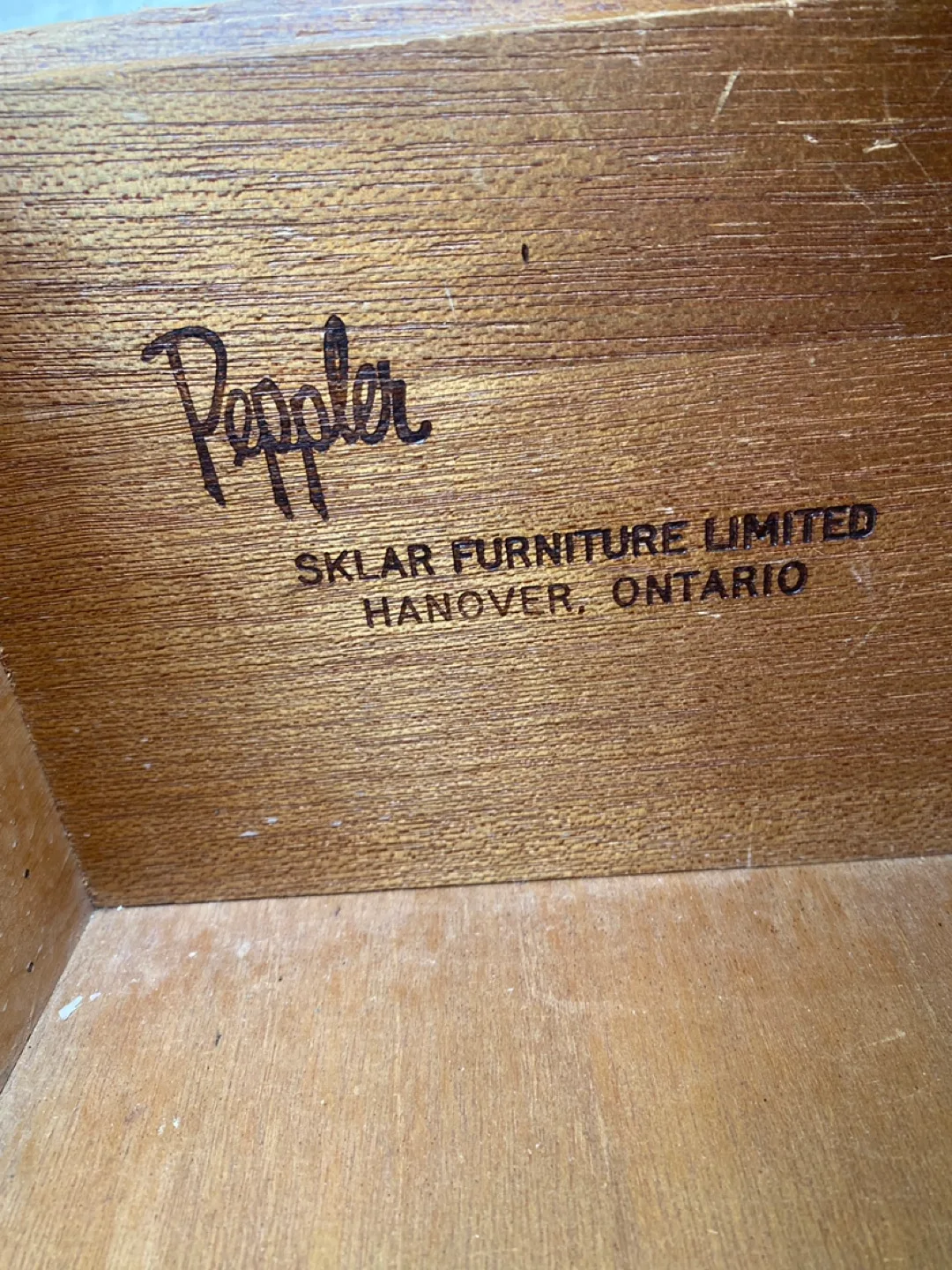 Elegant Vintage Peppler Dresser with Mirror (CAN DELIVER) image indicator(2)