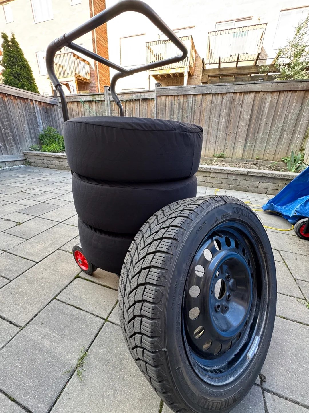 Michelin X-Ice Snow (205/55 R17) Winter Tires Set + Steel Rims image indicator(4)