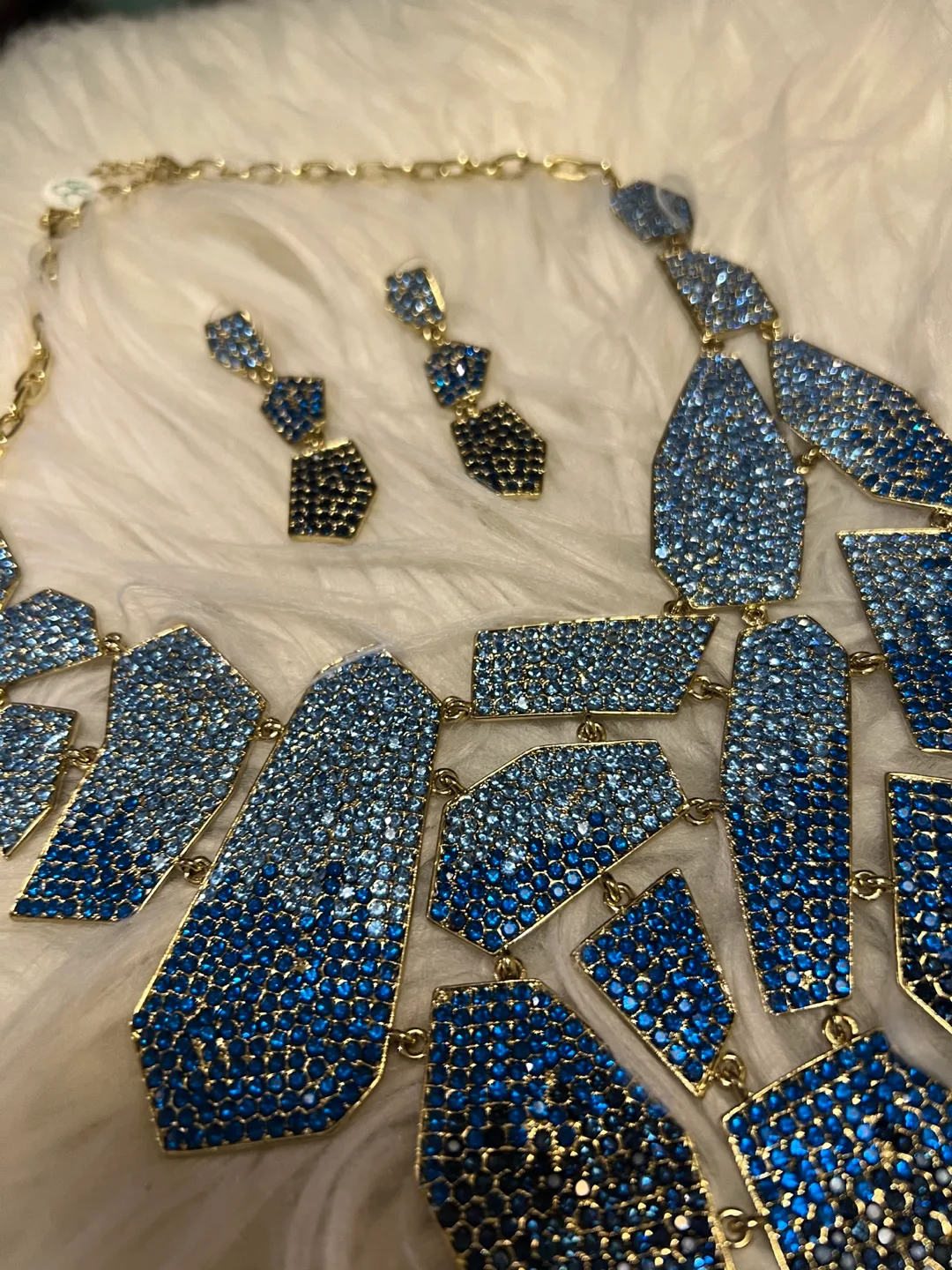 Blue rhinestone necklace and earring set image indicator(4)