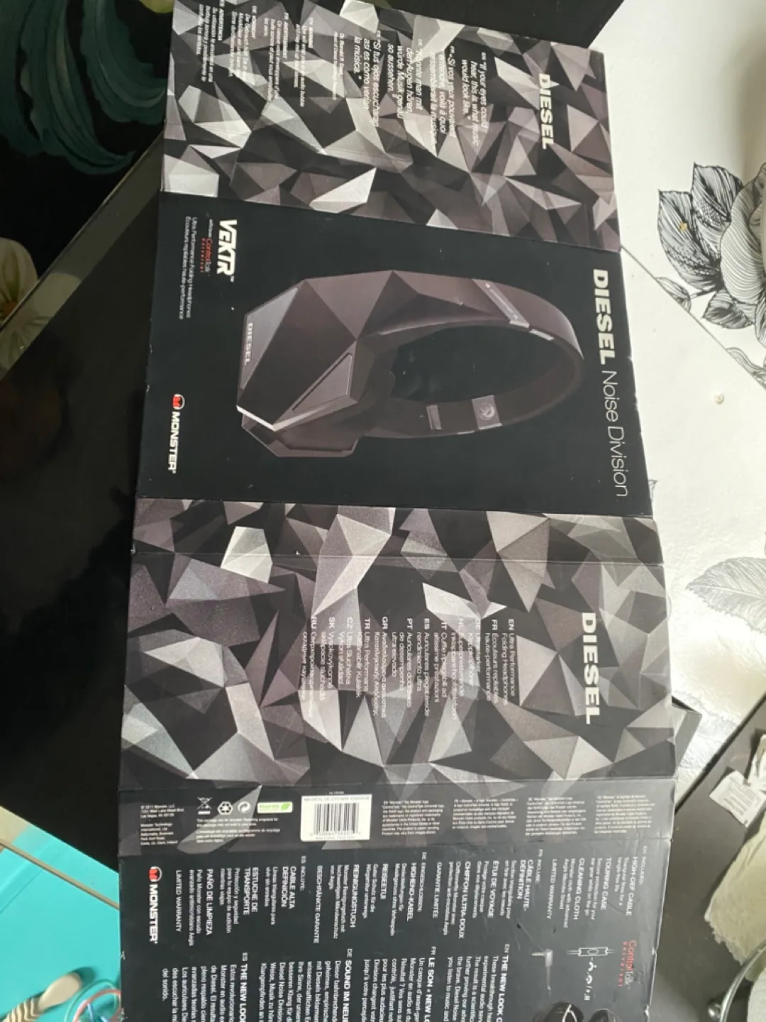 Diesel Noise Division Headphones image indicator(4)