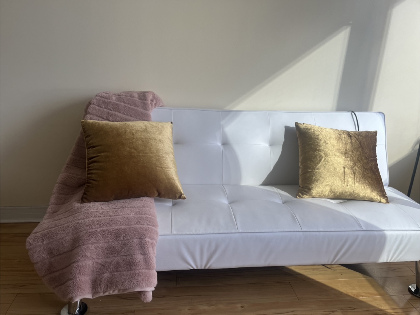 White Futon Sofa Bed - photo 3