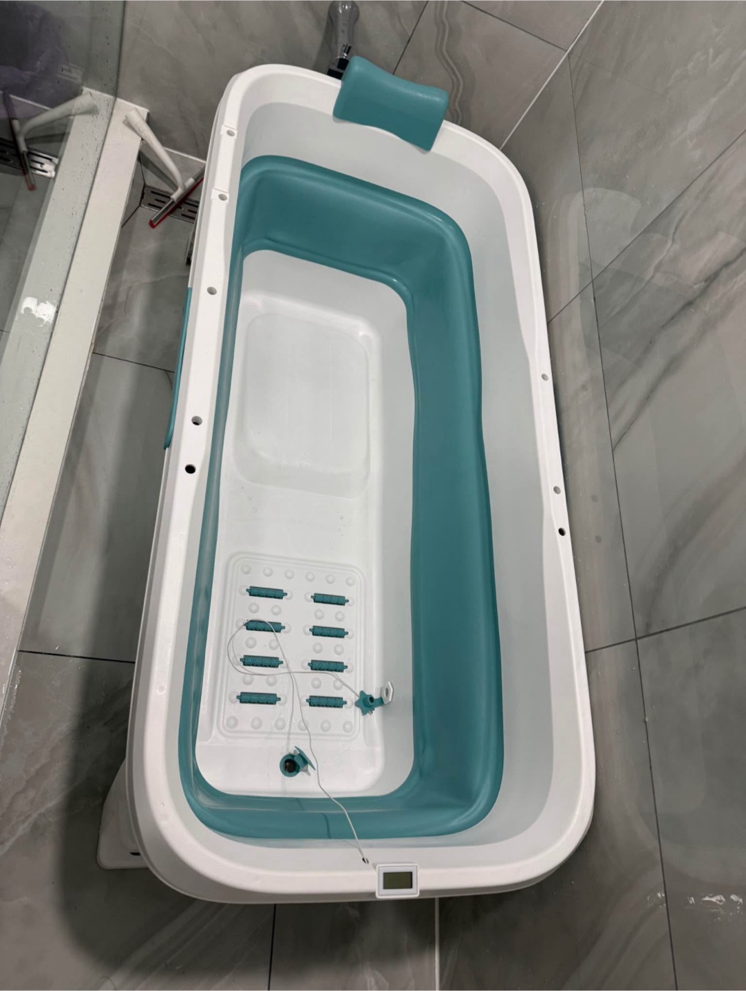 Foldable/portable bathtub