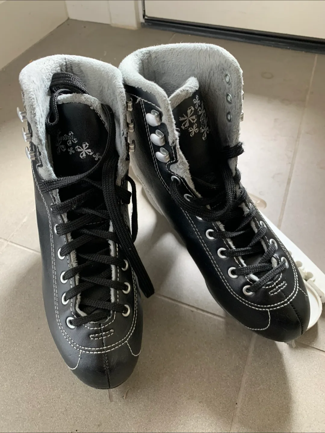 Blade runner Figure Skates image indicator(2)